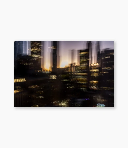 Arranha-céus de Nova York em listras de luz ao anoitecer – fotografia de André Nunez