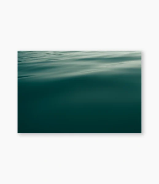 Luz atravessando a superfície da água, imagem abstrata – fotografia de André Nunez